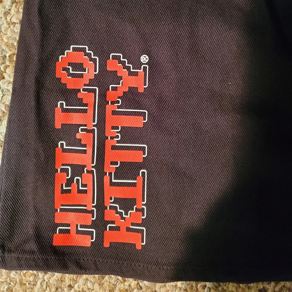 Hello kitty skirt - Picture 3 of 6